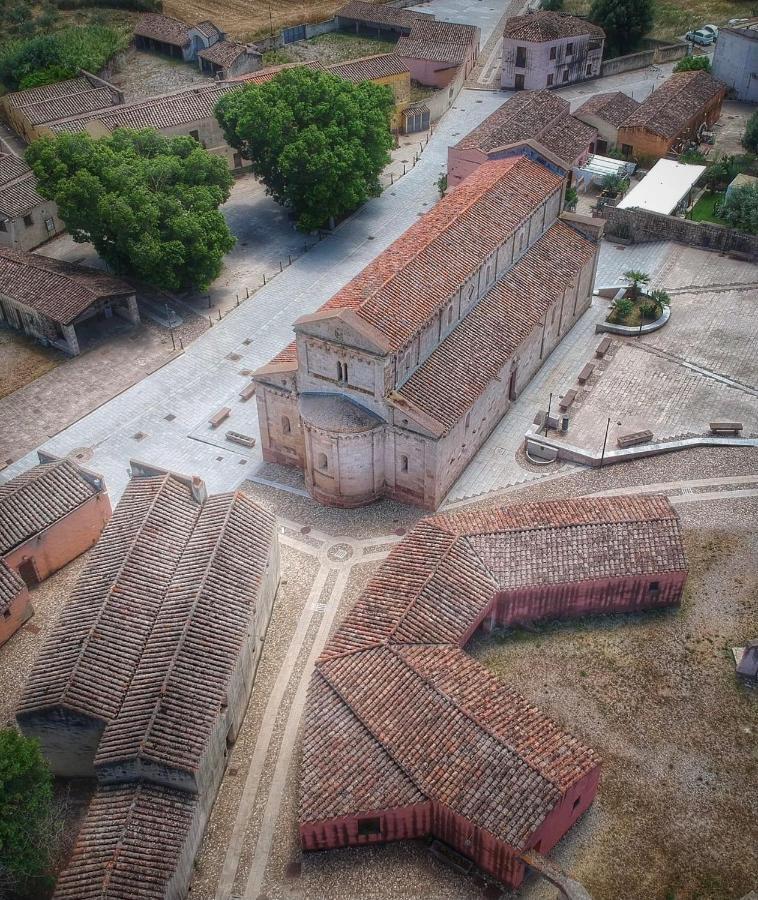 Domus Deiana Case Vacanza Сан-Джованни-Суерджу Экстерьер фото