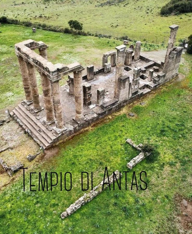 Domus Deiana Case Vacanza Сан-Джованни-Суерджу Экстерьер фото